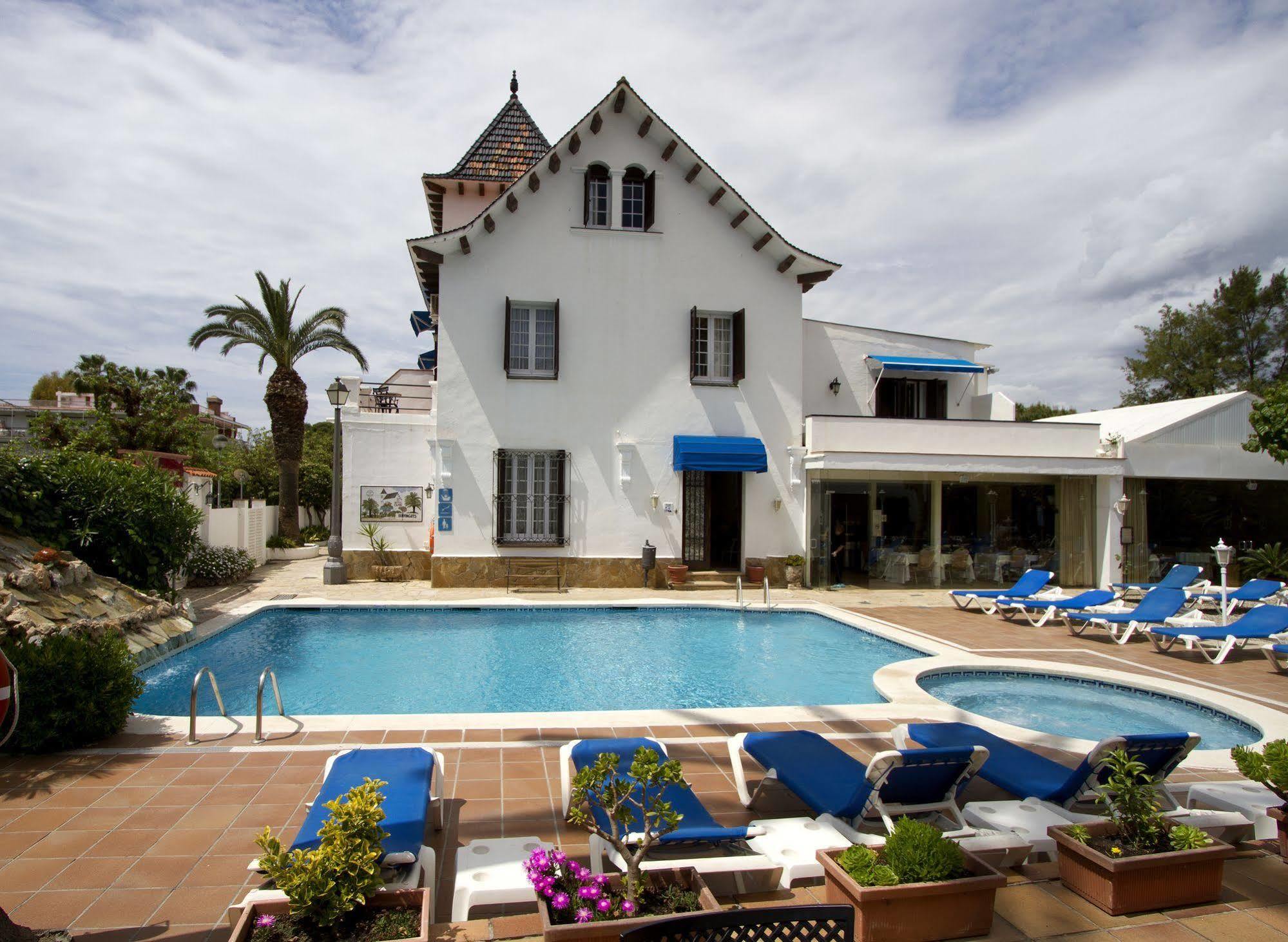 Hotel Capri Sitges Exterior photo